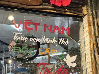 Bộ chữ gỗ Việt Nam hạnh phúc [Gỗ nhẹ - KT 95x90cm] CHU-GO-24